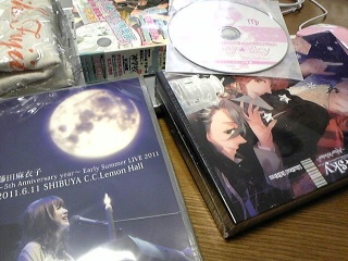 ��~�Ɩ��ߎq����̃��C�uDVD